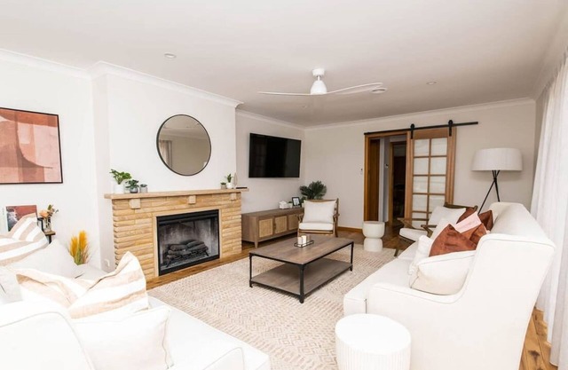 Karimi House - Spacious, Sleeps 8, EV Charger