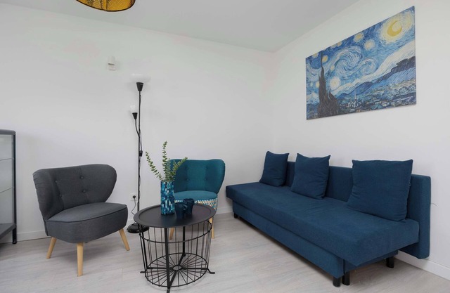 Karmelicka 19 | Warsaw | Bright Apartment | Near Centre