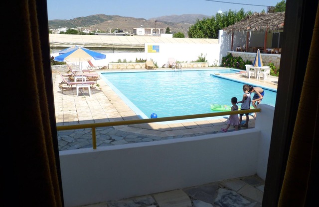 Karmi Studios & Apartments