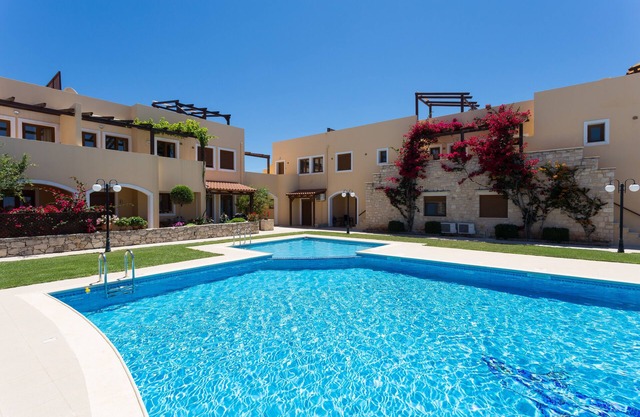 Karoti 21-Renovated 2-bedroom house with amazing terrace view and common pool