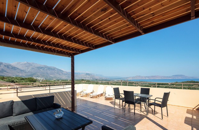 Karoti 5b, 2bedroom house in Karoti Pano with common pool
