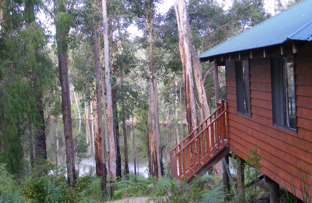 Karri Lakeside