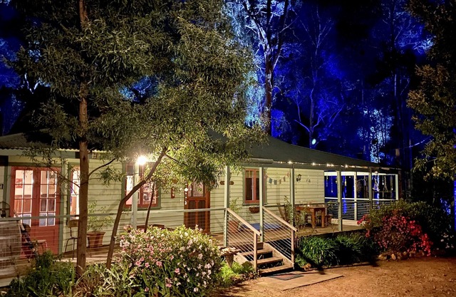 * Cottage Karri árbol *