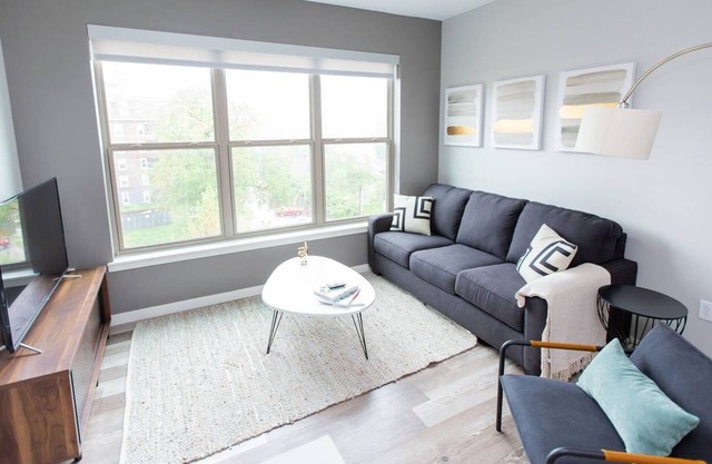 Kasa | St. Louis | Dreamy 2BD/2BA Forest Park Apartment