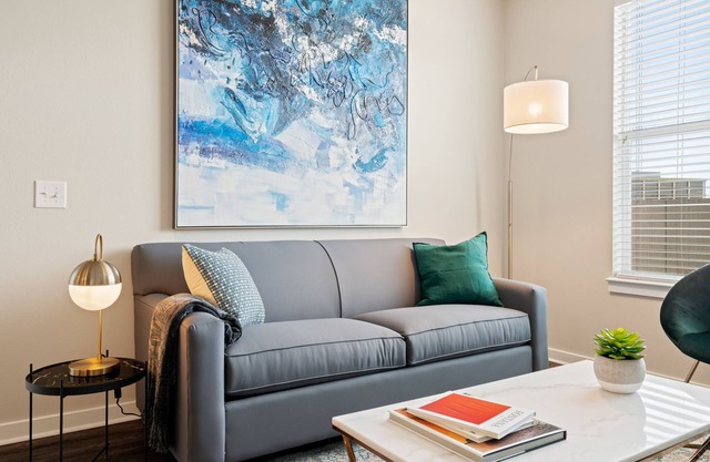 Kasa | Dallas | Central 2BD/2BA Downtown Apartment