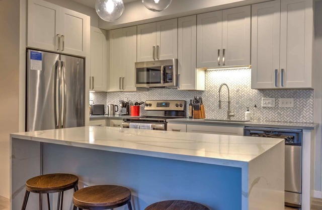 Kasa | St. Louis | Comfortable 1BD/1BA Forest Park Apartment