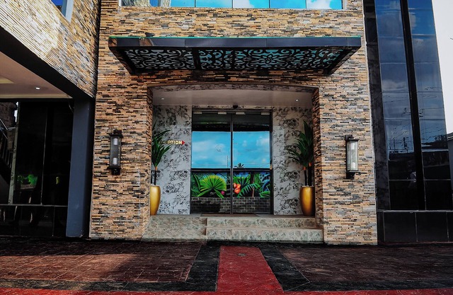 Kashvalley Hotel and Suites
