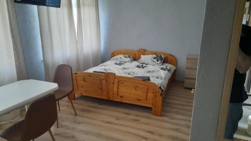 Katēnu nams