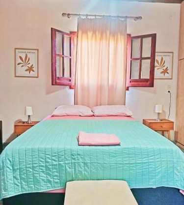 Katakolo beach house near Olympia sleeps 6