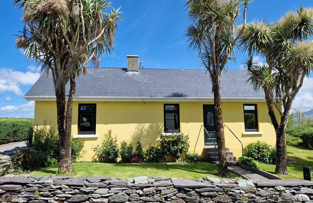 KATE'S COTTAGE, family friendly in Knightstown, County Kerry
