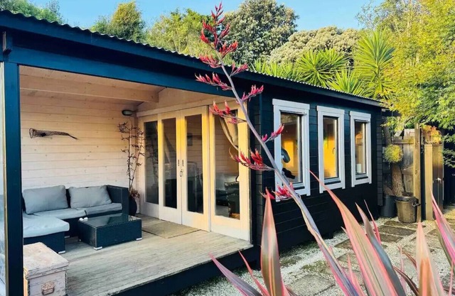 Kauaeranga Vista Tui Sunset Cabin