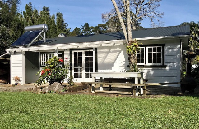 Kauri post cottage, close to everything!