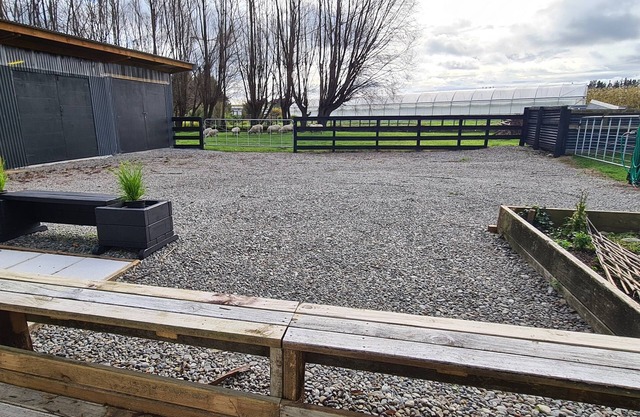 Kawakawa Cottage - lovely rural outlook. Convenient location to Manfield Park