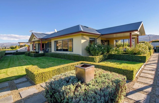 Kawarau Bay View - Cromwell Holiday Home