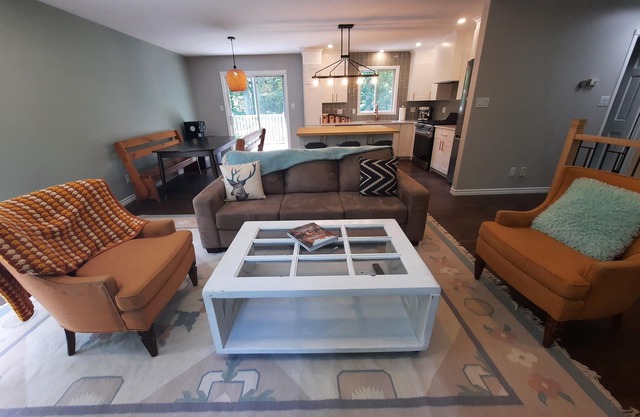 Kawartha Forest Spa Cottage w/ Hot Tub & Sauna