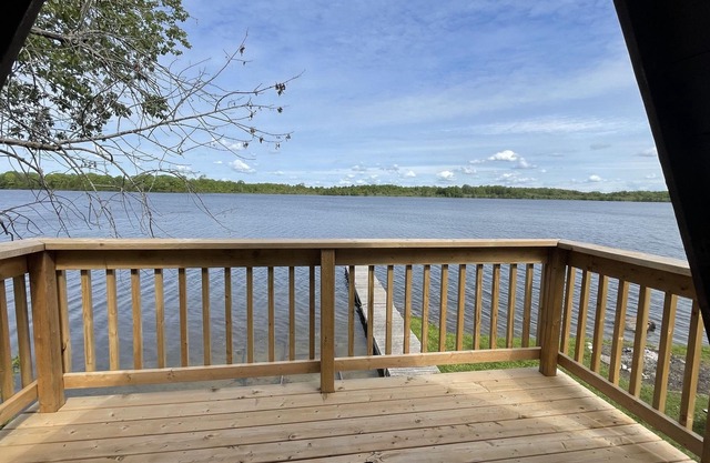 KAWARTHA LAKEFRONT COTTAGE