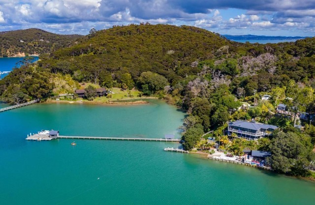Kawau Lodge - Kotuku Master Suite plus 2 bedrooms