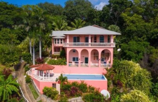 Kayak, Snorkel, Dive Waterfront 2BR 2BA A/C Beautiful Quiet Caribe bight w/pool