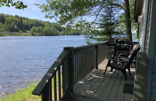 KAYAKS * CANOE * PADDLE BOARDS * WIFI * SATELLITE TV