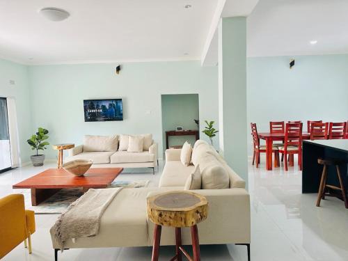 Kayezi House Tranquil Stay
