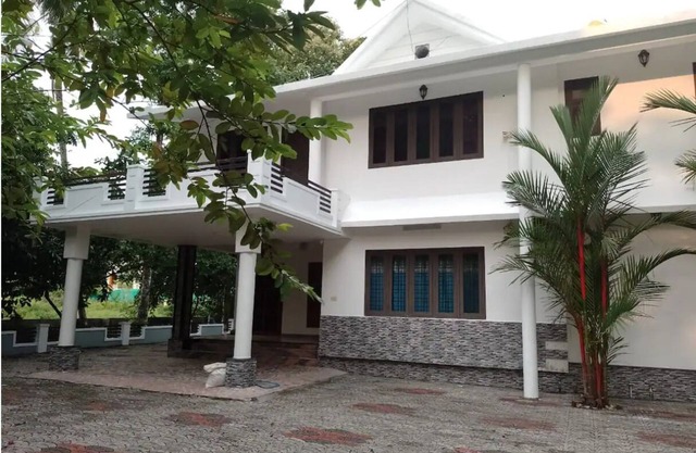 Kayyany's Villa - A Large Family Home
