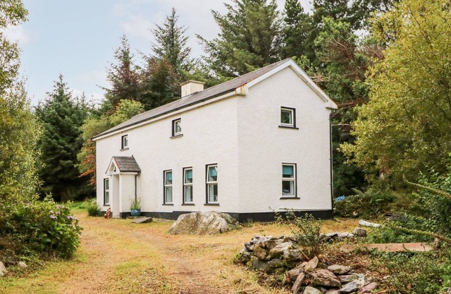 KEALDUFF LOWER, family friendly in Glenbeigh, County Kerry
