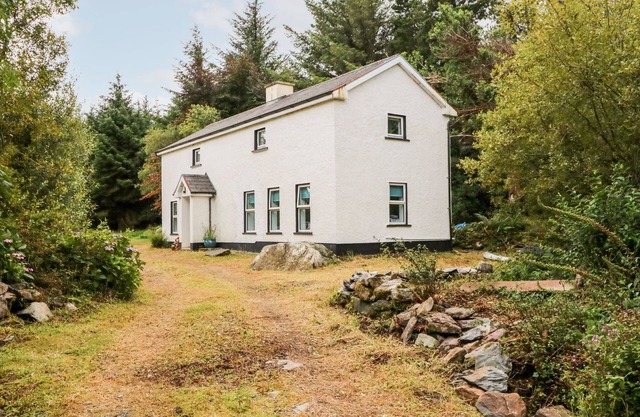 KEALDUFF LOWER, family friendly in Glenbeigh, County Kerry
