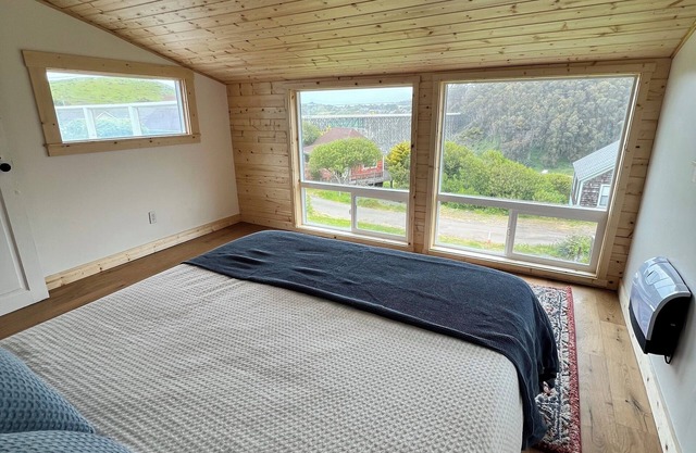 Keep it cozy at this peaceful and centrally located coastal cottage.