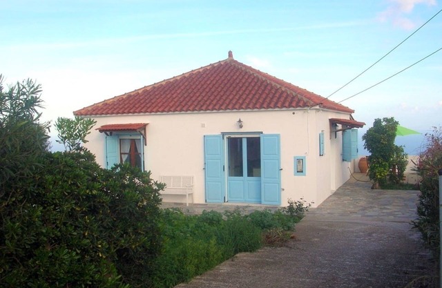 Kefalas nr Almyrida detached sea view cottage