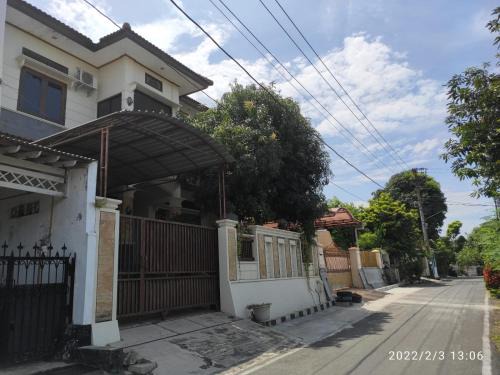 Kelana 1 Luxury Homestay Semarang, 3 bedrooms