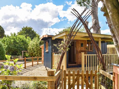 Keldholme Shepherds Hut - Uk37158