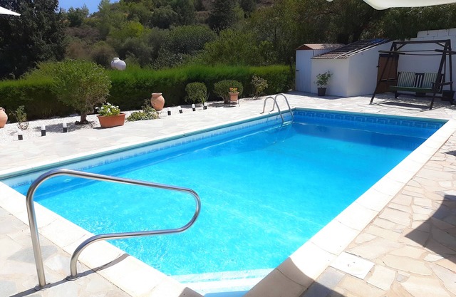 Kellaki Cottage - 2 bedroom with pool, sleeps 6