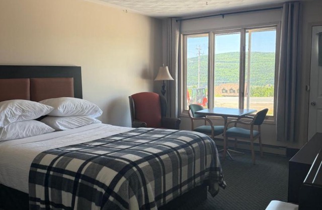 Kelly's View Motel