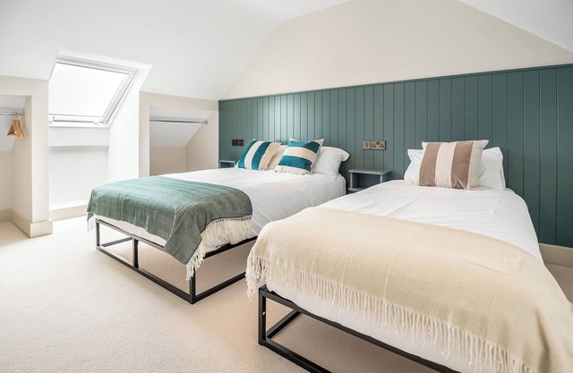 Kellys, Coastal Cottage in Fenit, Co.Kerry - an authentic Wild Atlantic stay