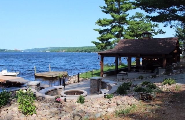 Kemp's Rentals Lujoso retiro ejecutivo Portage Lake-Beach-Firepit & Pavilion