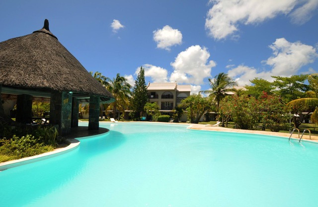 Ken18 en un bonito complejo privado con piscina, 50 metros de la playa.