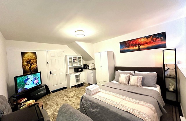 Kenneths Cozy Retreat - Saint John 1BDRM | Wi-Fi | 4mins Regional Hospital & UNB