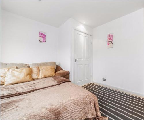 Kensington (Holland Park) Apartment