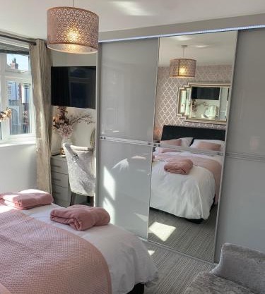 Kensington Luxury Apartment on Gated Development in Leafy edge of Chorley Town Centre