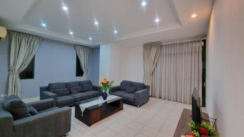 Kenyalang Emerald Riverine Resort Homestay