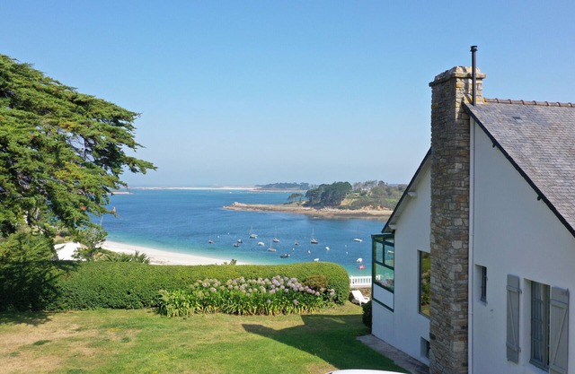 KER HUELLA - Superb sea views / private beach access