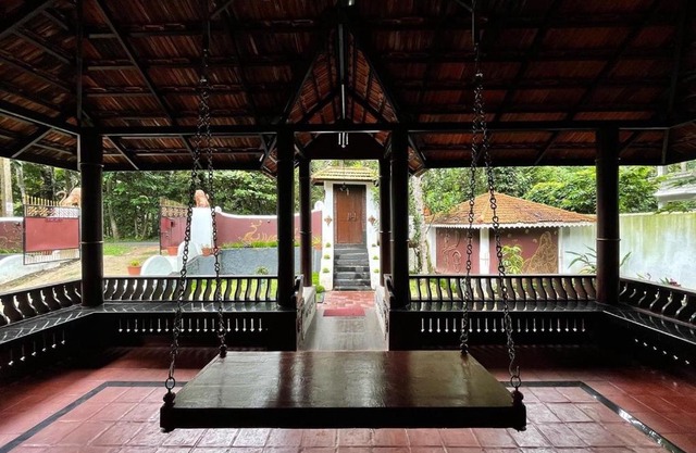 KERALA HERITAGE HOME (Periya veedu)
