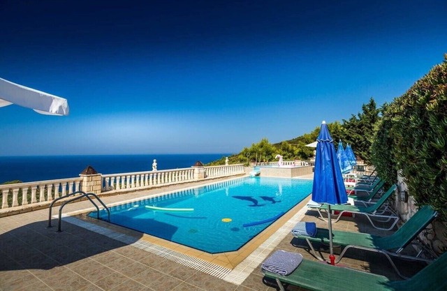 Keri Me Away - Argo's Pure Poolside Bliss
