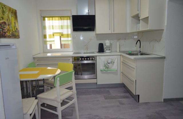 Kernsanierte Ferienwohnung Nähe Europapark und Bahnhof