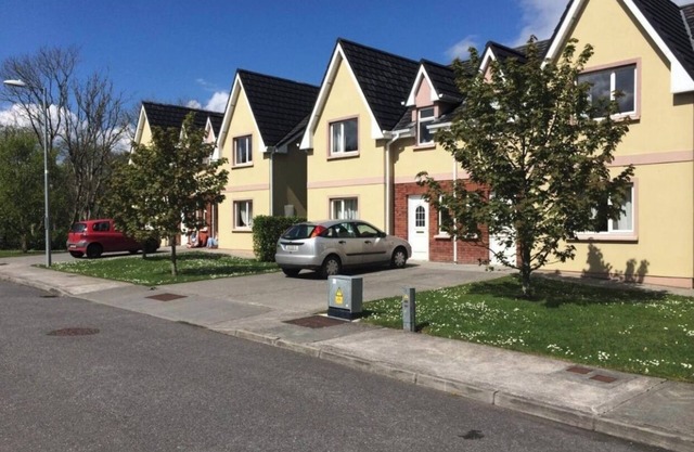 Kerry Lee Homes Summer Holiday Rentals - Tralee town heart of the Kerry Outdoors