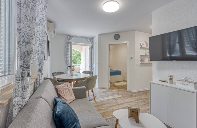 Kestenova / Two-Bedroom App with Balcony No.4