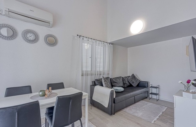 Kestenova / Two-Bedroom App with Balcony No.5