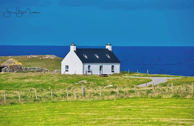 Acogedora casa de campo Hebridean con vistas al Atlántico en la costa oeste del norte de Uist