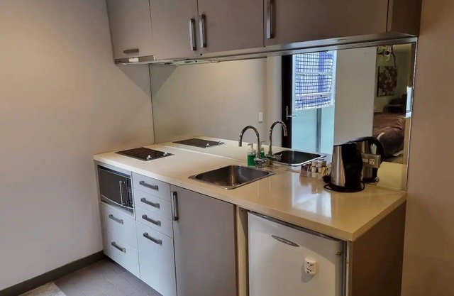 Kew Comfy Studio - free parking