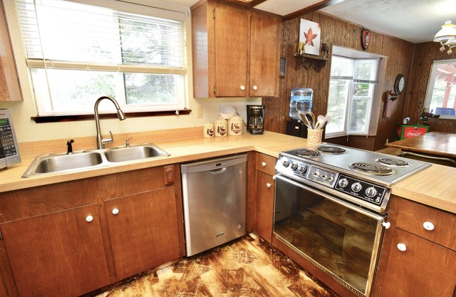 Key's Loaf N Shed - Peaceful private Cabin near Herrick Reservoir - WiFi - Firepit - Pet Friendly